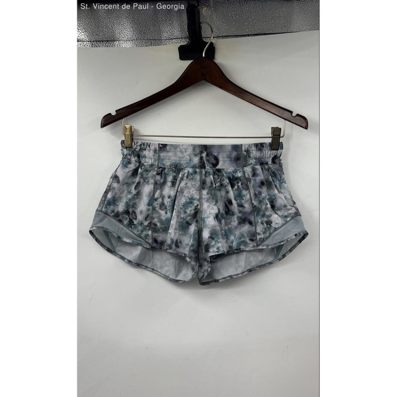 lululemon athletica Pants - Lululemon Hotty Hot Low Rise Lined Shorts Women's 8Reg Camo